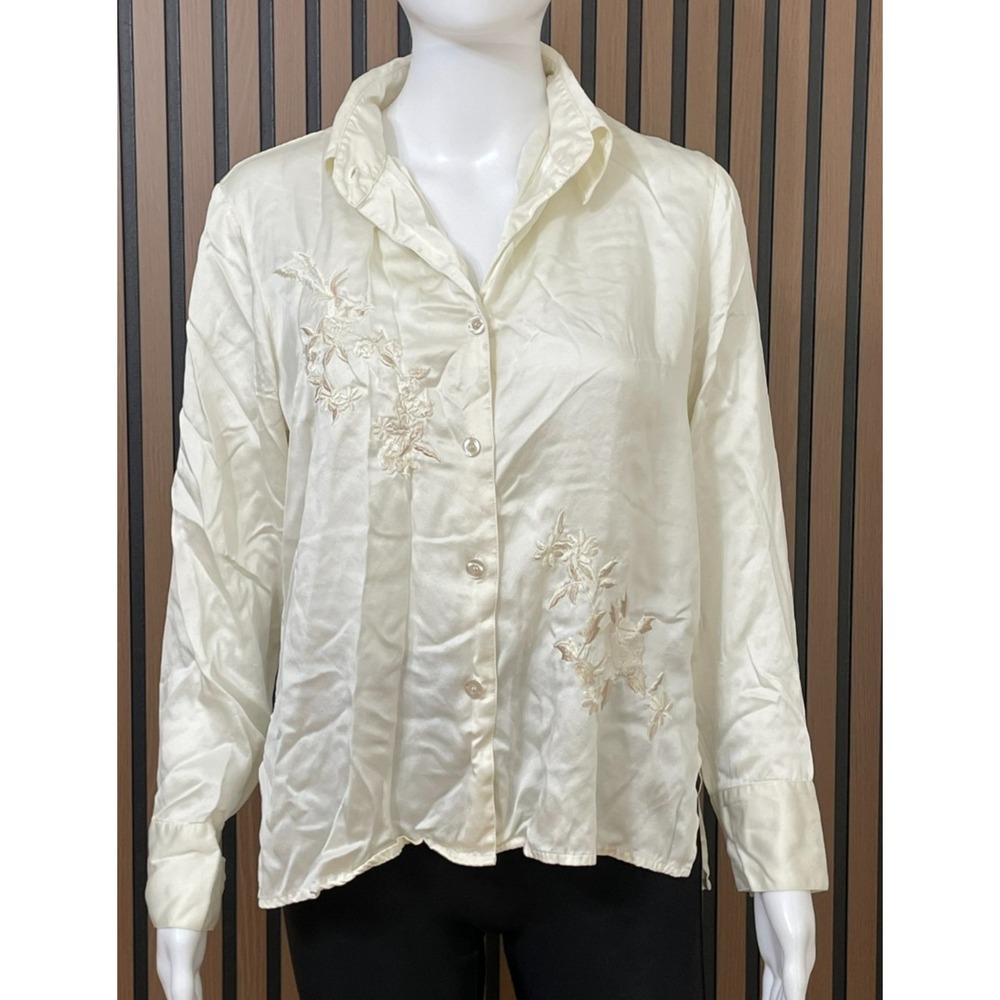 WinterSilks Women's M White Button-Up Silk Shirt Floral Embroidered Vintage